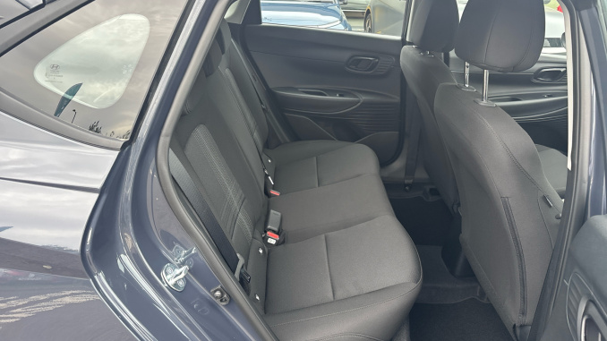 Hyundai i20 1.0T GDi 90 Element 5dr Petrol Hatchback - Image 16